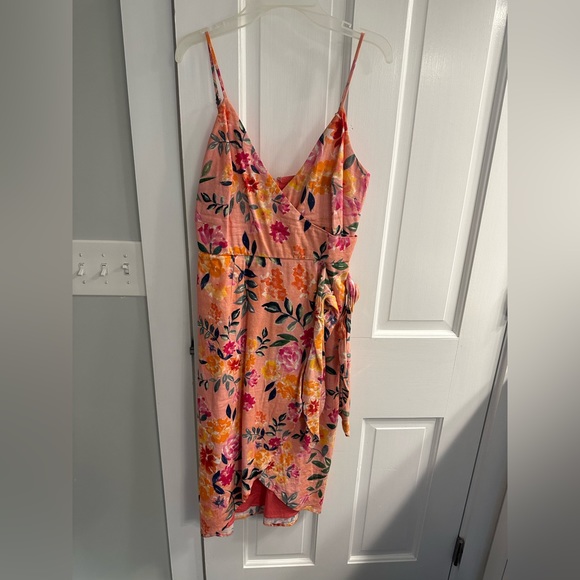 Lovers & Friends Floral Dress - Picture 1 of 4